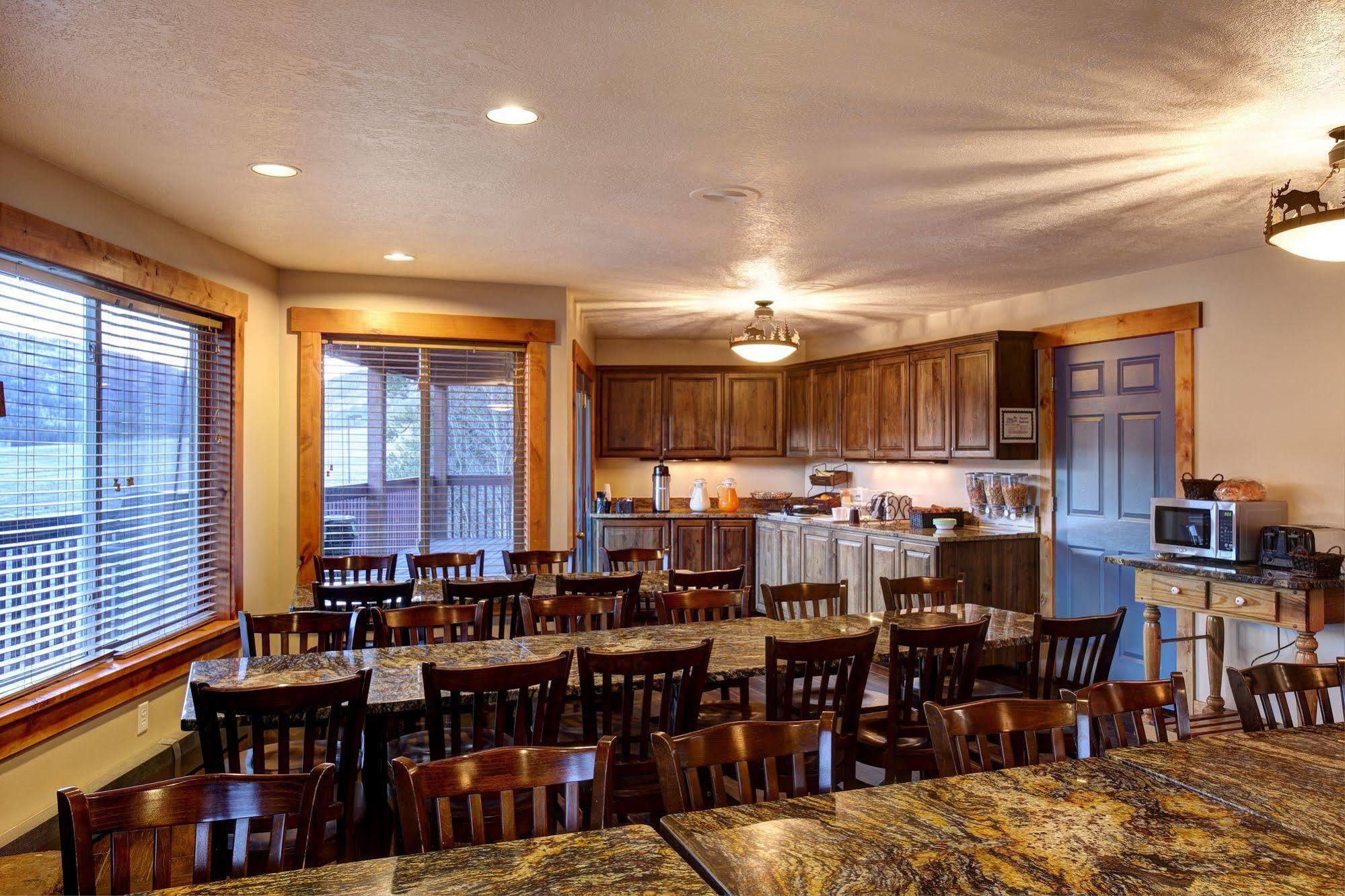 Beaver Creek Lodge ローガン エクステリア 写真